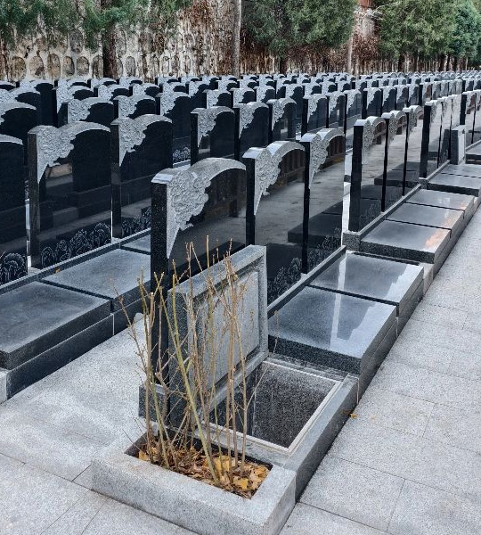 福泽园东六H区双穴立碑