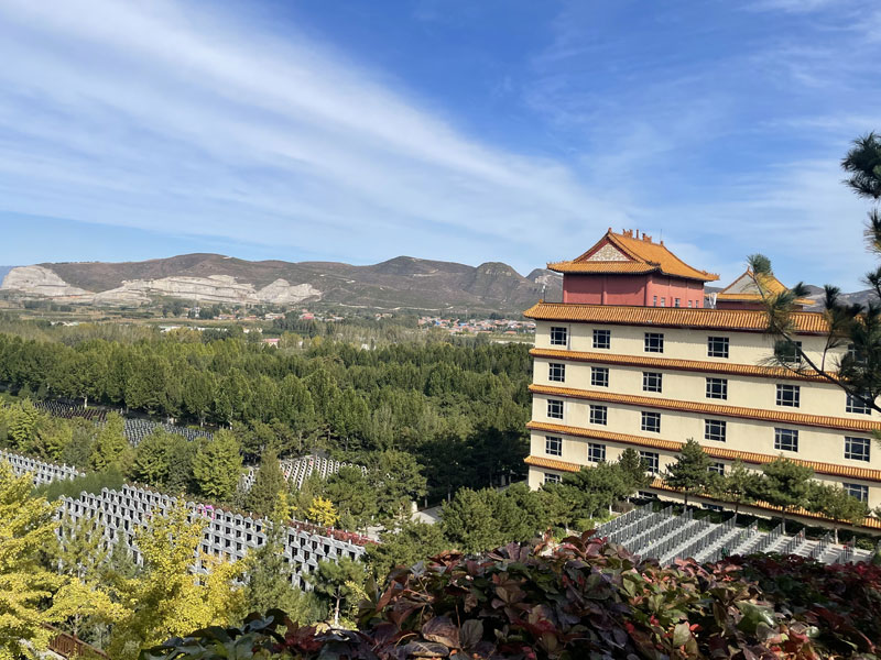 灵山宝塔陵园环境