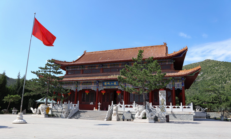 皇家龙山陵园大殿正面图