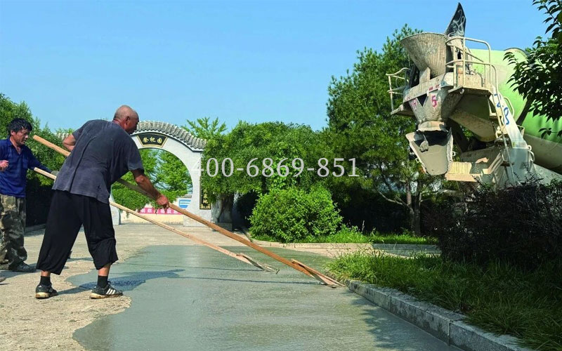 修缮陵园主路